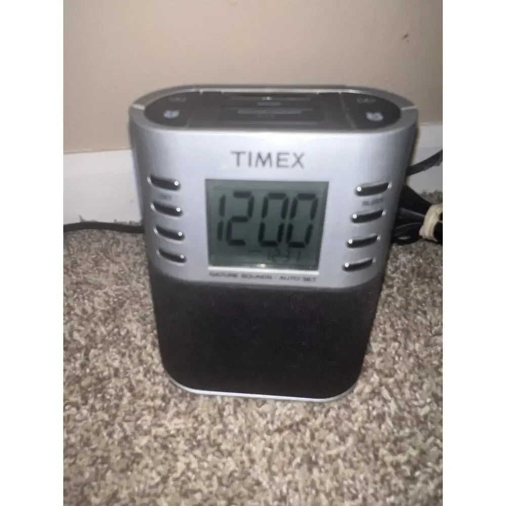 Timex T307S Dual Alarm Clock Radio Nature Sounds Preset Tuning Aux Plug In Free